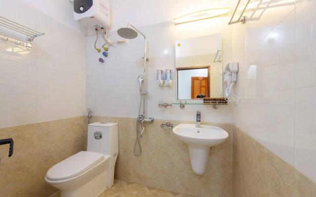 Oyo 383 Luxury Airport Hotel & SPA