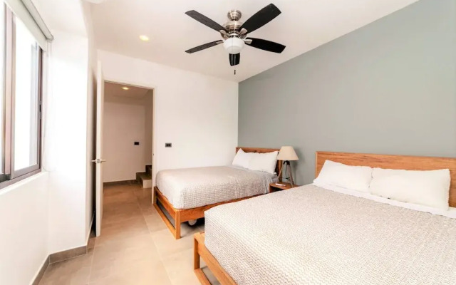 Comfortable, Spacious Penthouse- 2 Bedrooms- 7 People
