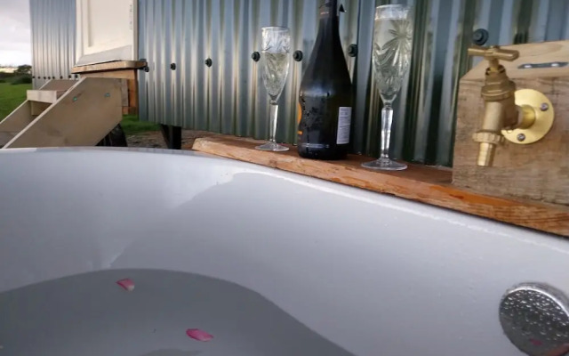 The Musterer's Hut, Outdoor Bath & Valley View