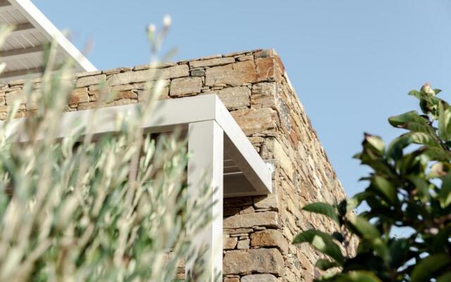 White Tinos Luxury Suites