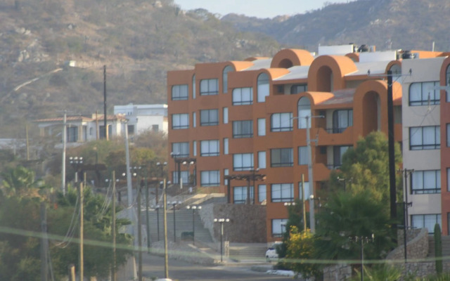 Sunrock Hotel and Suites