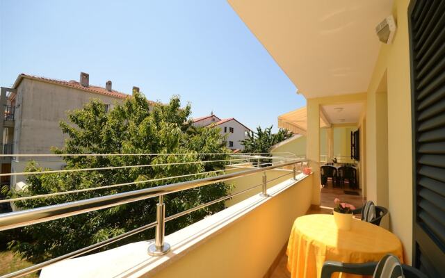 Apartments and Room Mirjana