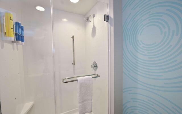 Tru by Hilton Lawrence