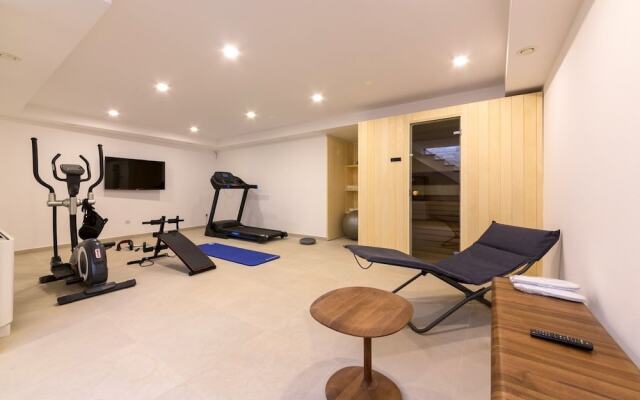 Luxurious Villa in Porec With Jacuzzi