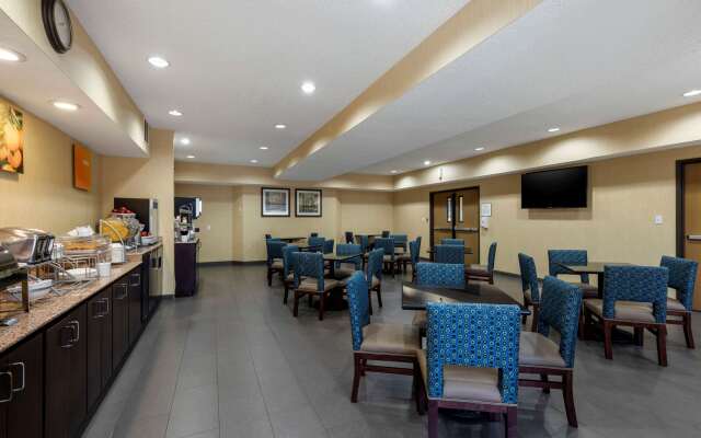 Comfort Suites DFW Airport