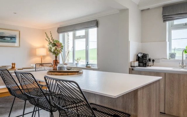 10 Thurlestone Rock