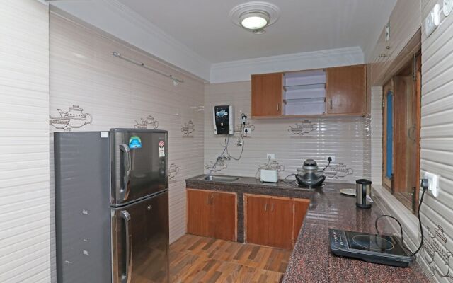 OYO 13042 Home Elegant 3BHK Picture Palace
