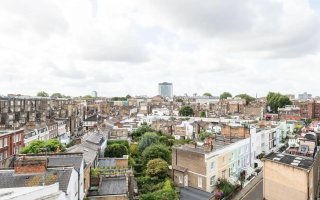 The Carlyle - Elegant Serviced Apartments