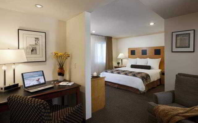 Best Western Plus Carlyle Inn