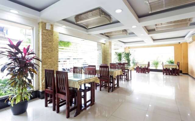 RedDoorz near Citraland Mall