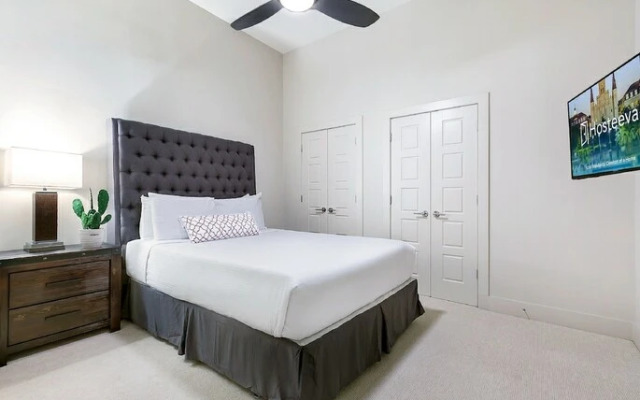 Luxury 1BR Condos in California Building