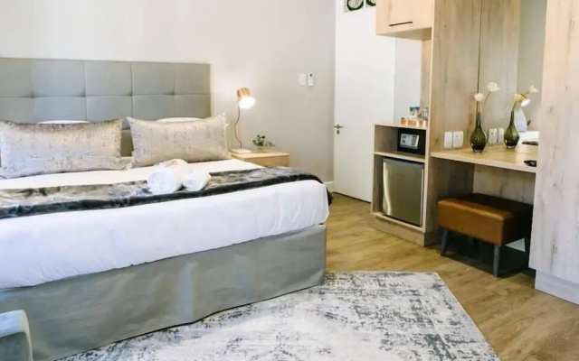 30 On Whites Guest House