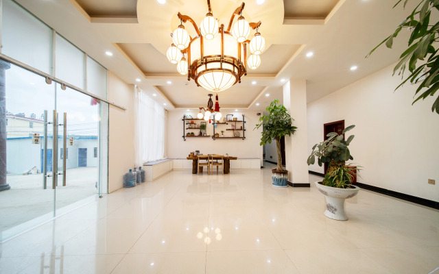 Puhua Hotel