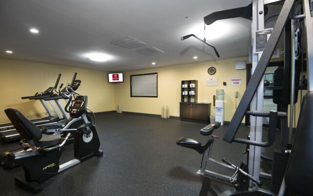 Rodeway Inn & Suites and Conference Center
