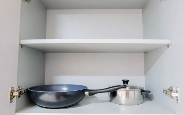 Luxurious 2Br Apartment At Lexington Residence