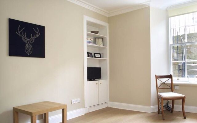 Central New Town Flat