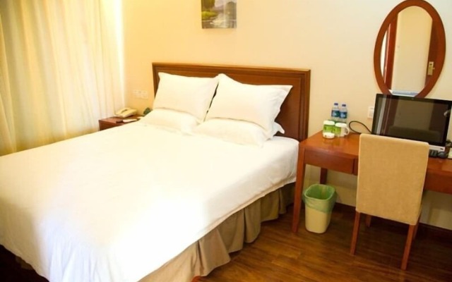 GreenTree Inn Jiangsu Suzhou Kunshan Huaqiao House