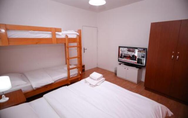 Hostel Elior