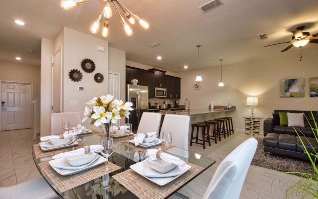 Storey Lake 4 Bedroom Townhome w Splashpool - 1625ST