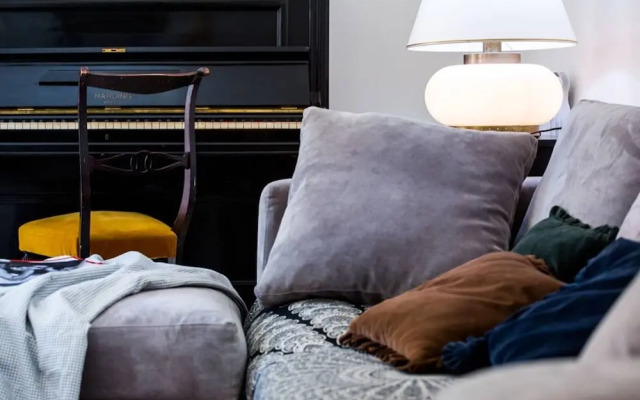 Super Big History Luxury At Colosseum