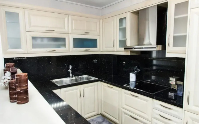 Elegant & Spacious  Apt. with Sea View