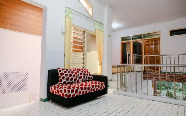 SPOT ON 2271 Nabila O Family Residence