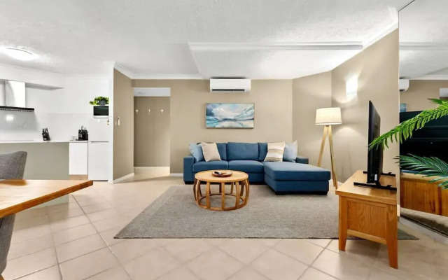 Reef Apartment Cairns - 4 Pools Resort BBQ