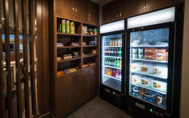 Holiday Inn Express & Suites West Edmonton - Mall Area by IHG