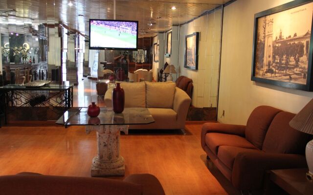 Hotel Parador Del Rio