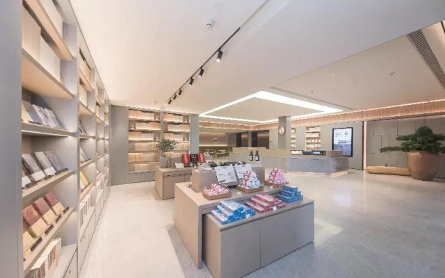 Ji Hotel (North Plaza, Ningbo Railway Station)