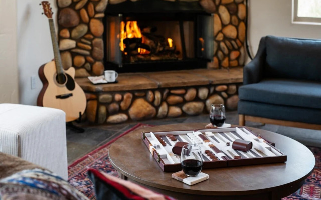 Golden Oak Rd - Moonridge