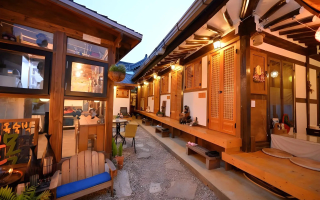 Jeonju Golmokgil Guesthouse