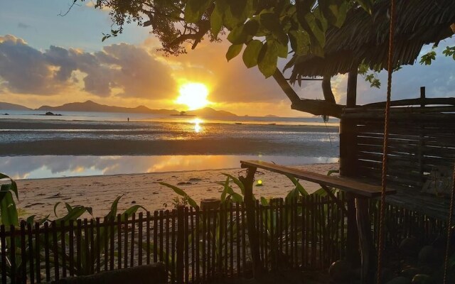Balay Cuyonon Eco Lodge