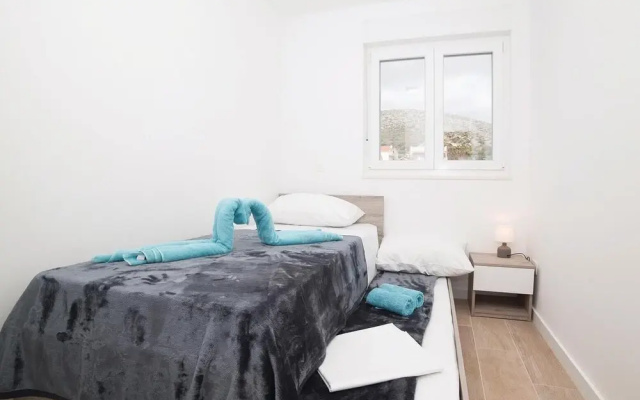 Beautiful Apartment in Trogir With 2 Bedrooms and Wifi