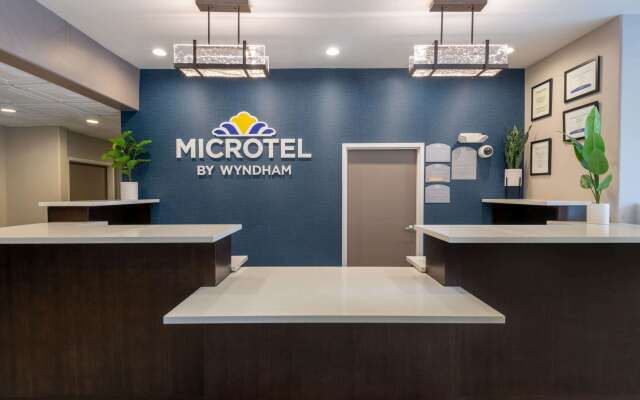 Microtel Inn & Suites by Wyndham Tracy