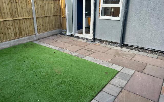 Luxury 2 bed Apartment Great Location