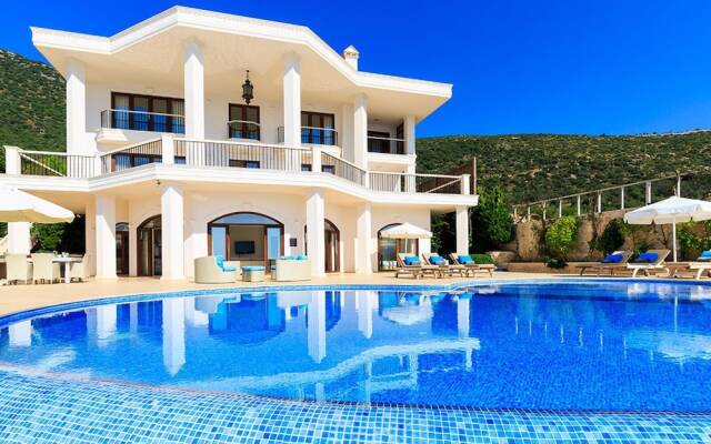 Korsan Kuzey-stunning 5bed Private Beach Platform