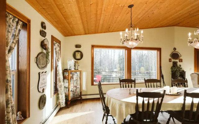 Maria's Creekside B&B