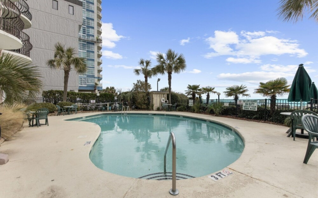 Paradise Palms 106