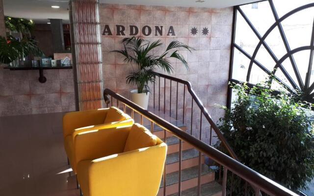 Hostal Residencia Cardona