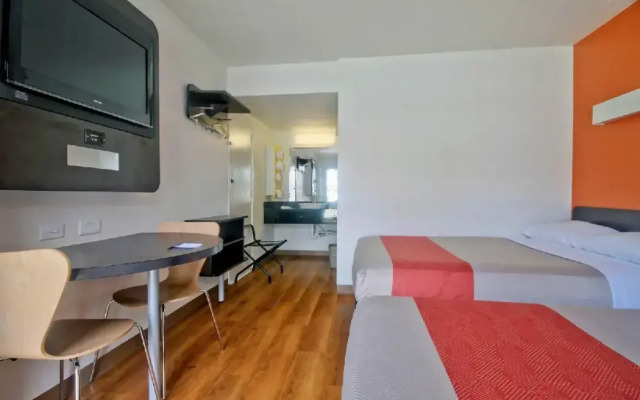 Motel 6 Dania Beach