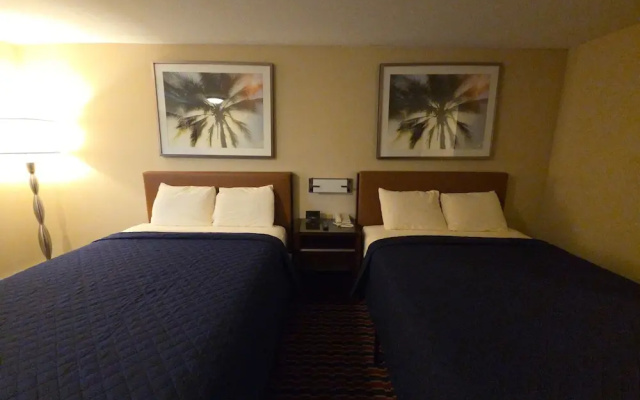Chesaning Inn & Suites