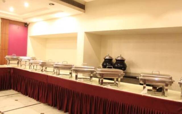 Hotel Raj Continental