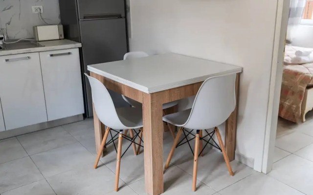Elegant Apartment Comfort in Shkod r s Heart