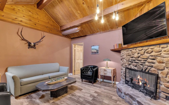 Idyllwild Inn