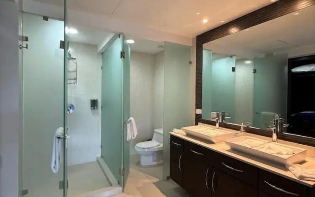 New Casa Paradise Ocean View 2 Bedroom Apts