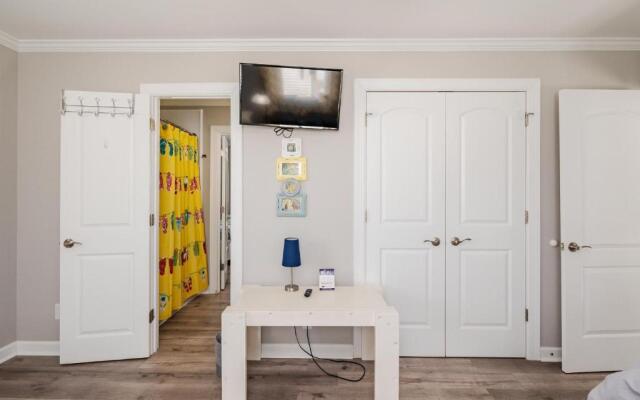 Just Beachy by Oak Island Accommodations