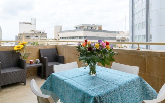 Sea View 5th floor 1 min walk to beach