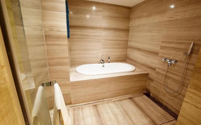 Hongkou Silver Hotel