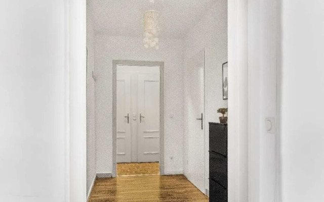 2BR Apt Next to Vienna Vibrant Center